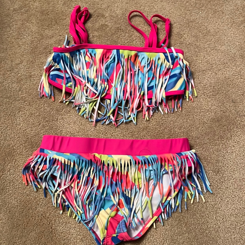 Beautiful limeapple girls size 8 bikini 🏝️